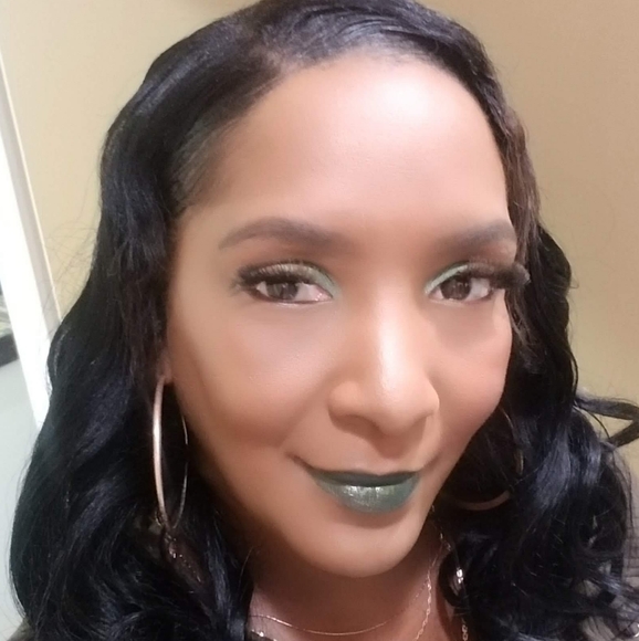 Meet your Posher, Denesha - Picture 4 of 8